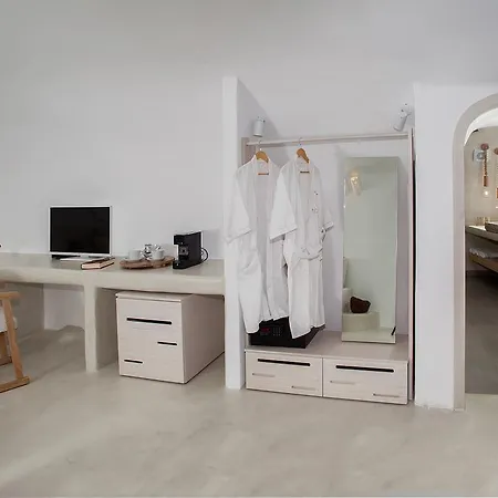 Aperto - Adults Only 3* Fira (Santorini)