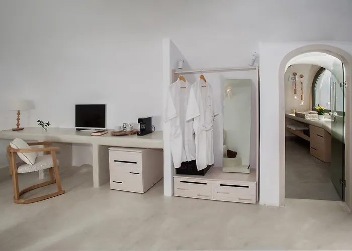 Aperto - Adults Only 3* Fira (Santorini)